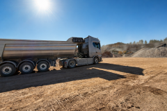 truck_at_site_going_to_pick_up